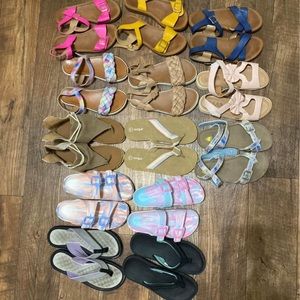 Little girls sandals size 4